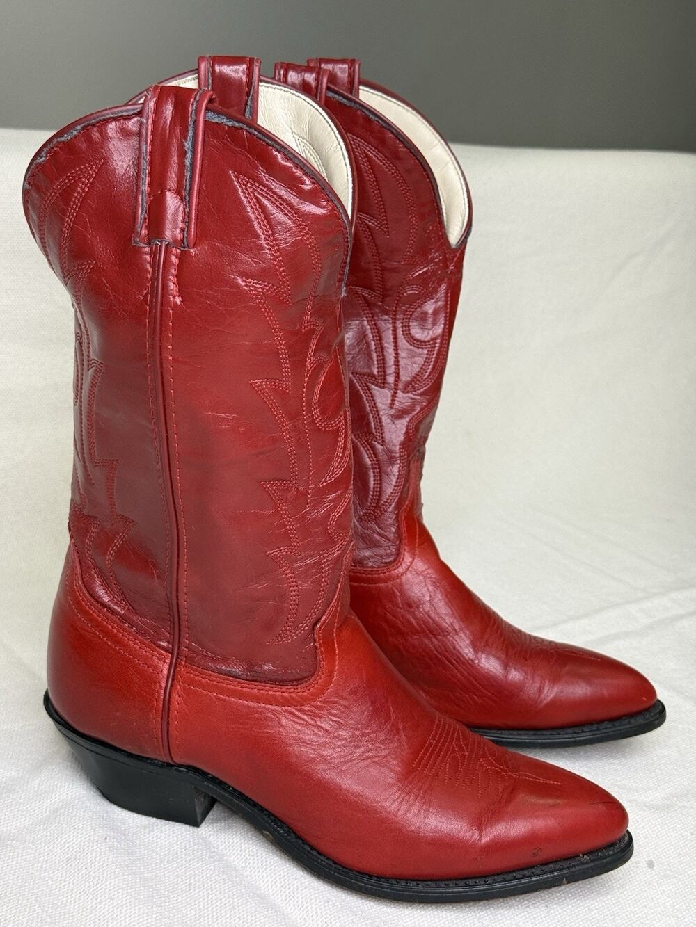 Laredo Red Embroidered Leather Western Boots 8.5M Pull On Leather Sole Cowboy